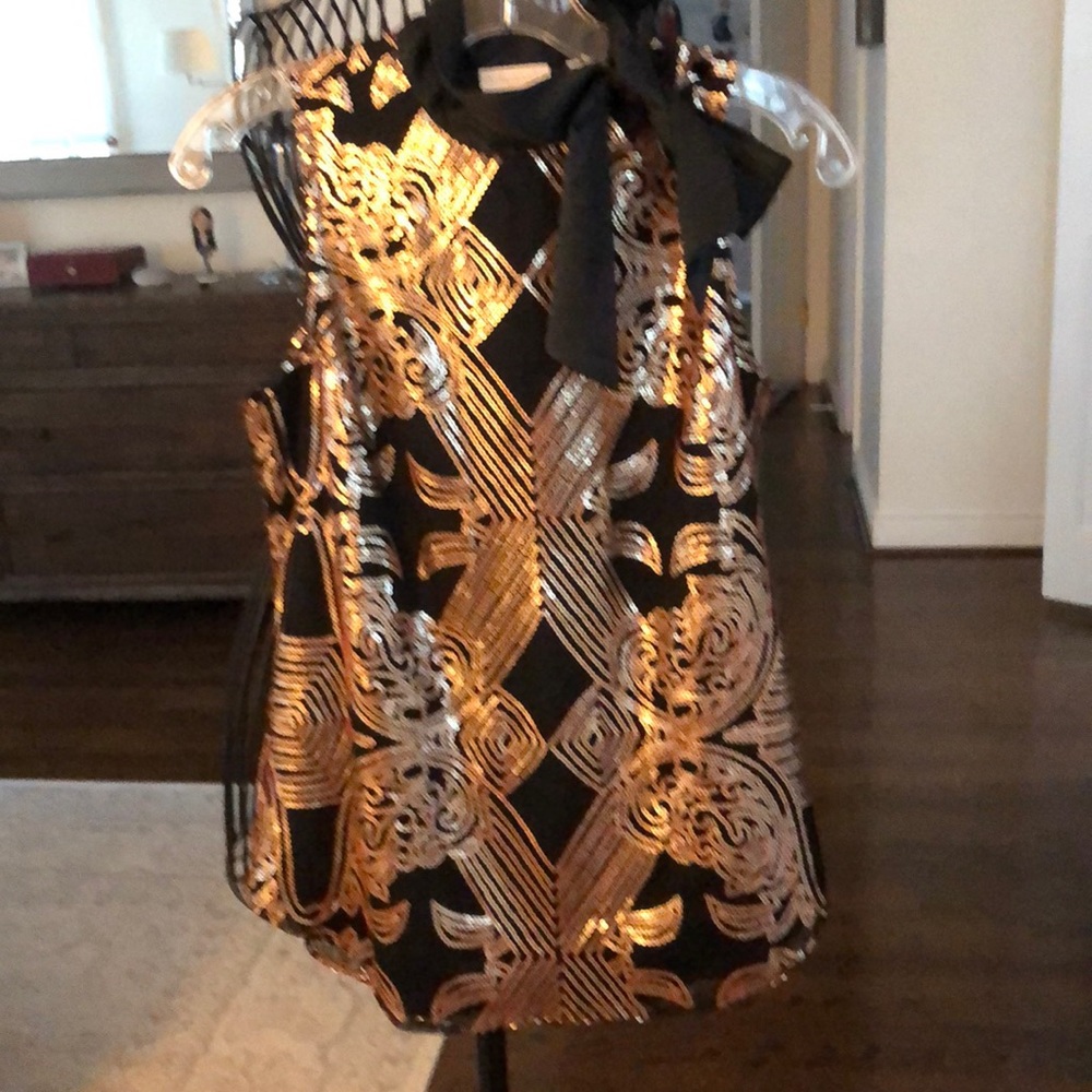 Cute sleeveless Eva Mendez top